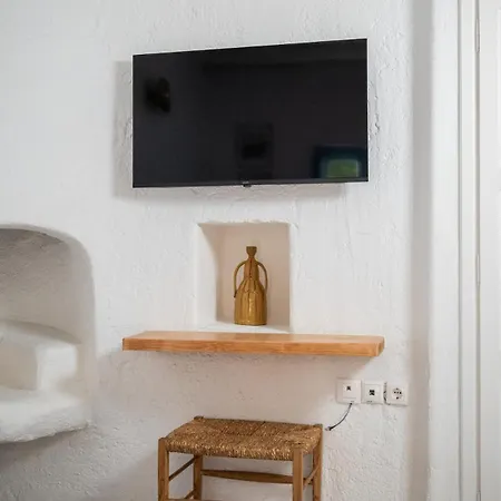 Traditional Village Stone House With Garden - Mykonos